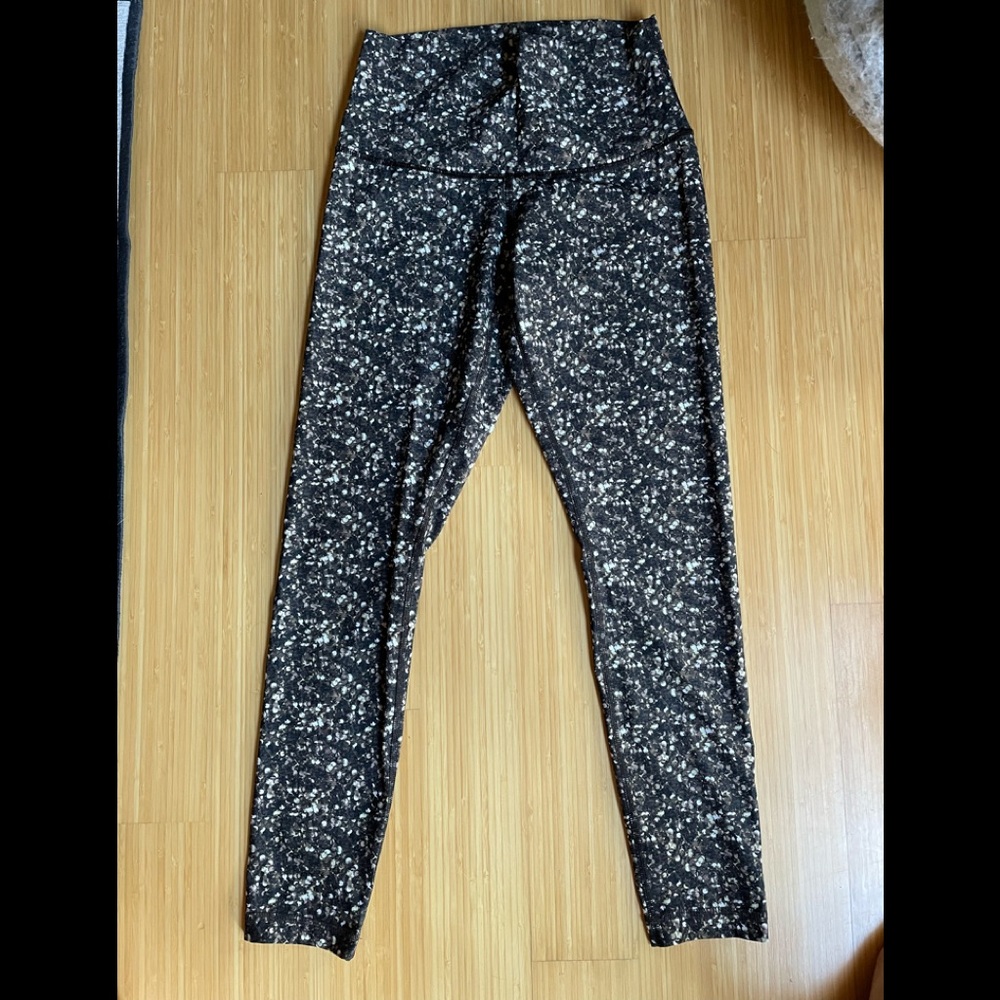 Lululemon Shine Tight Sz 4 (Hi-Rise) (Roll Down)